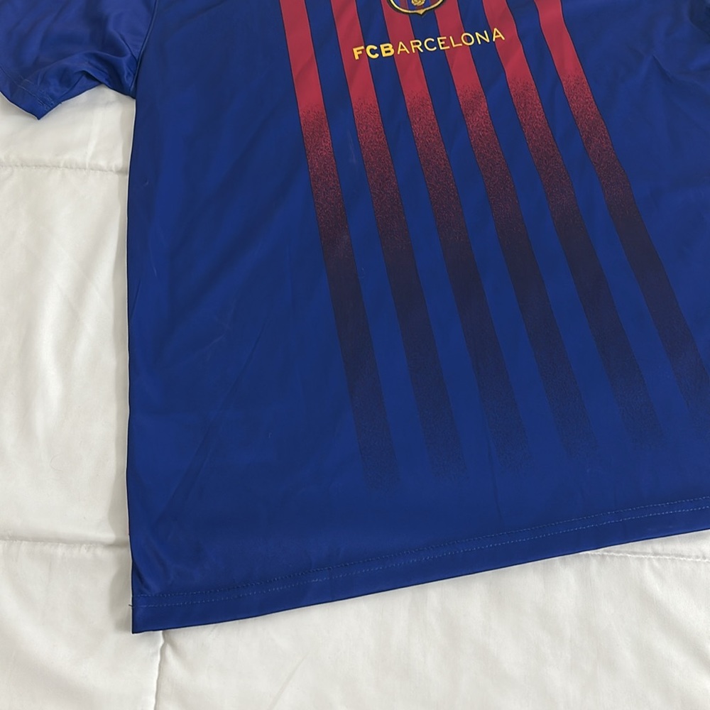 FCBarcelona Messi 10 Unicef Jersey - Picture 6 of 11